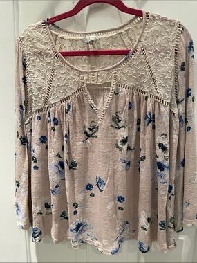 Lace/Crocheted Yoke Blouse in Light Taupe with Blue Floral Print Size L